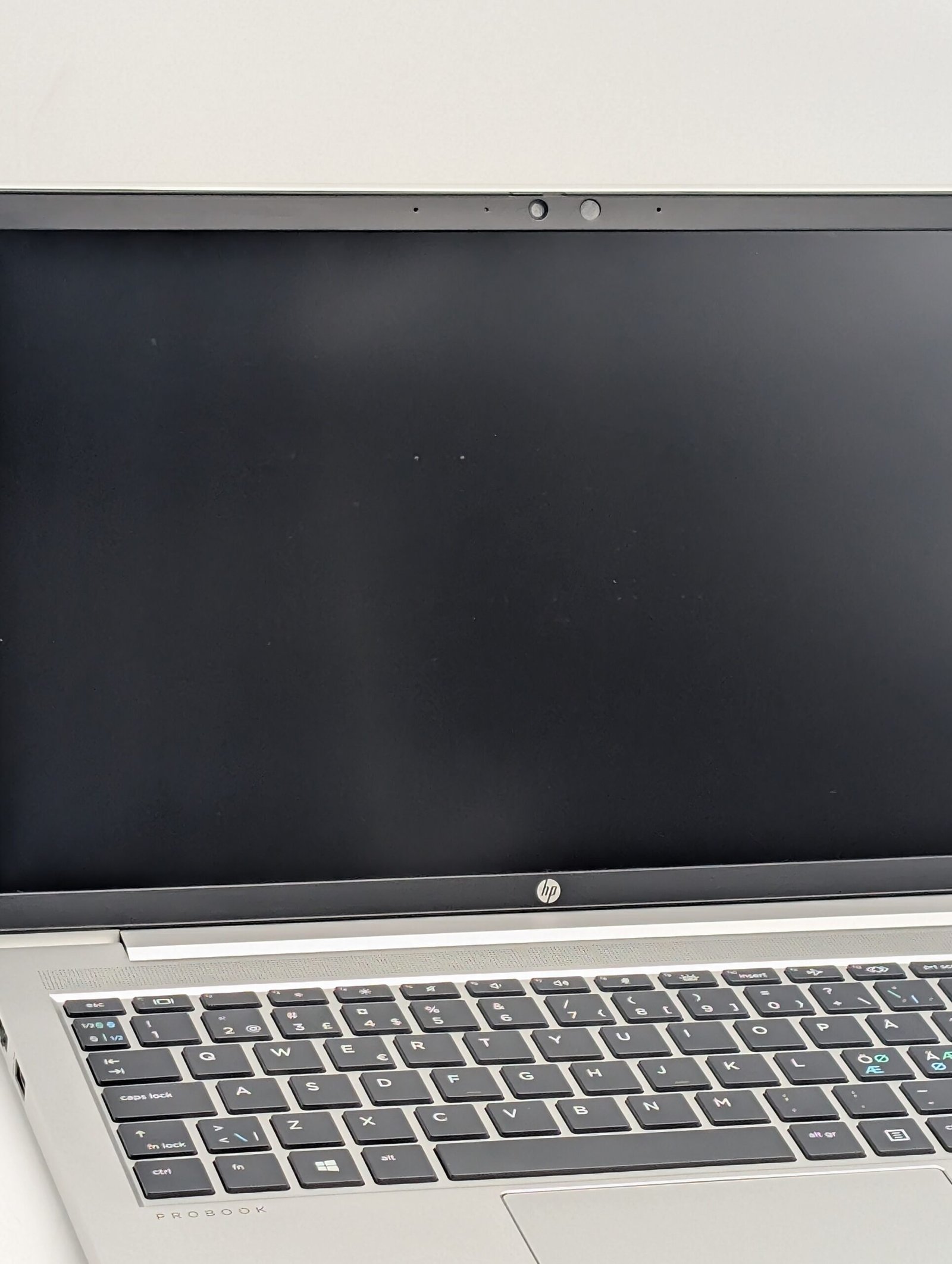 PXL_20260925_113350296 HP ProBook 440 G8 / i7-1165G7 / 16GB / 256GB / MX450 2GB (RENOVERAD)