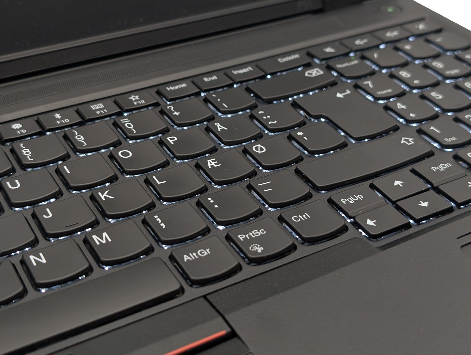 PXL_20260925_130238457 Lenovo ThinkPad P51 / i7-6820HQ / 32GB / 512GB / Quadro M2200 4GB (RENOVERAD)